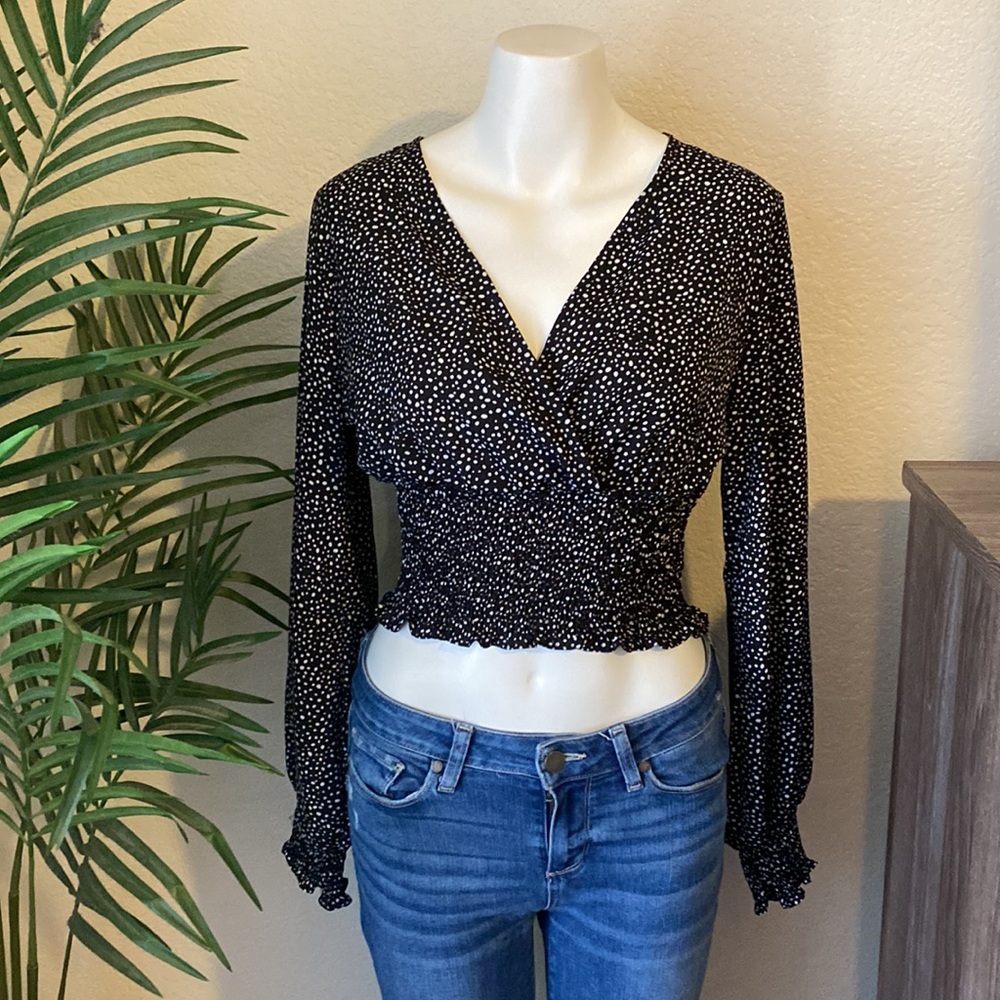‼️Closet Clear Out‼️ NWOT Shein Black and White Polka Dot Crop Top